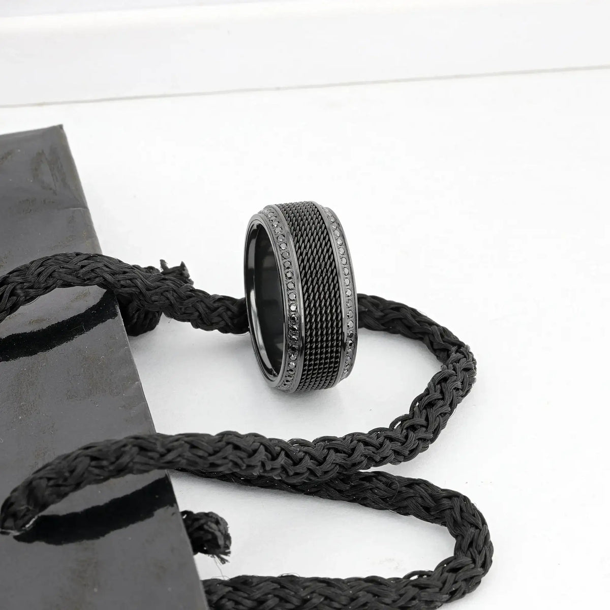 KNIGHT Steel Chain Black Titanium Wedding Ring Polished Beveled Edges Set with round Black Diamonds - 10Mm